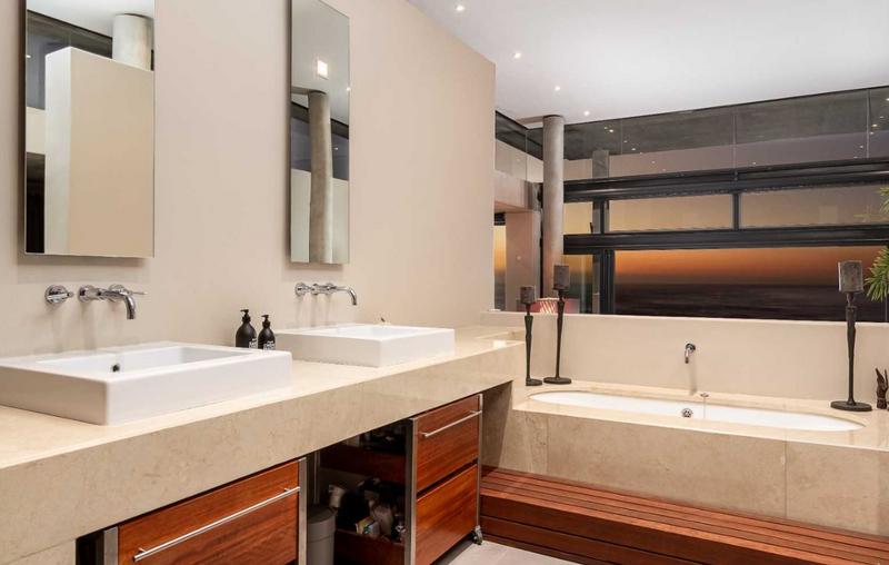 3 Bedroom Property for Sale in Camps Bay Western Cape